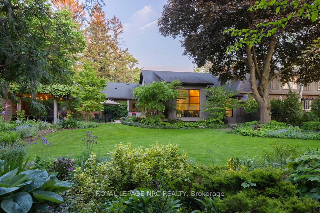 571-charlotte-street-niagara-on-the-lake-ontario-x12185596