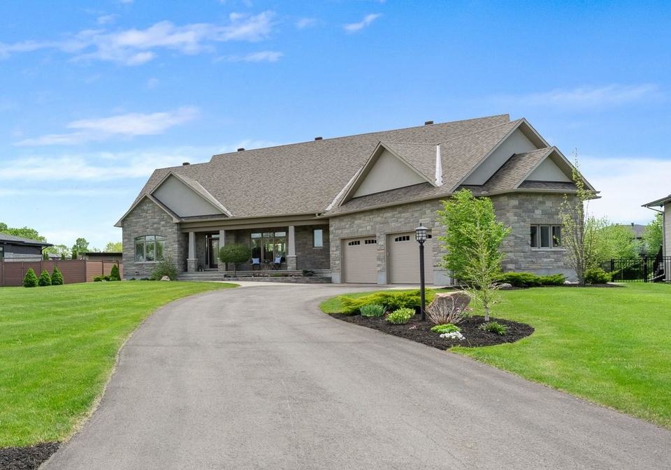 717-mcmanus-avenue-ottawa-ontario-x12185689