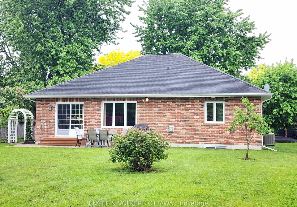 1732-blakely-drive-nw-cornwall-ontario-x12186347