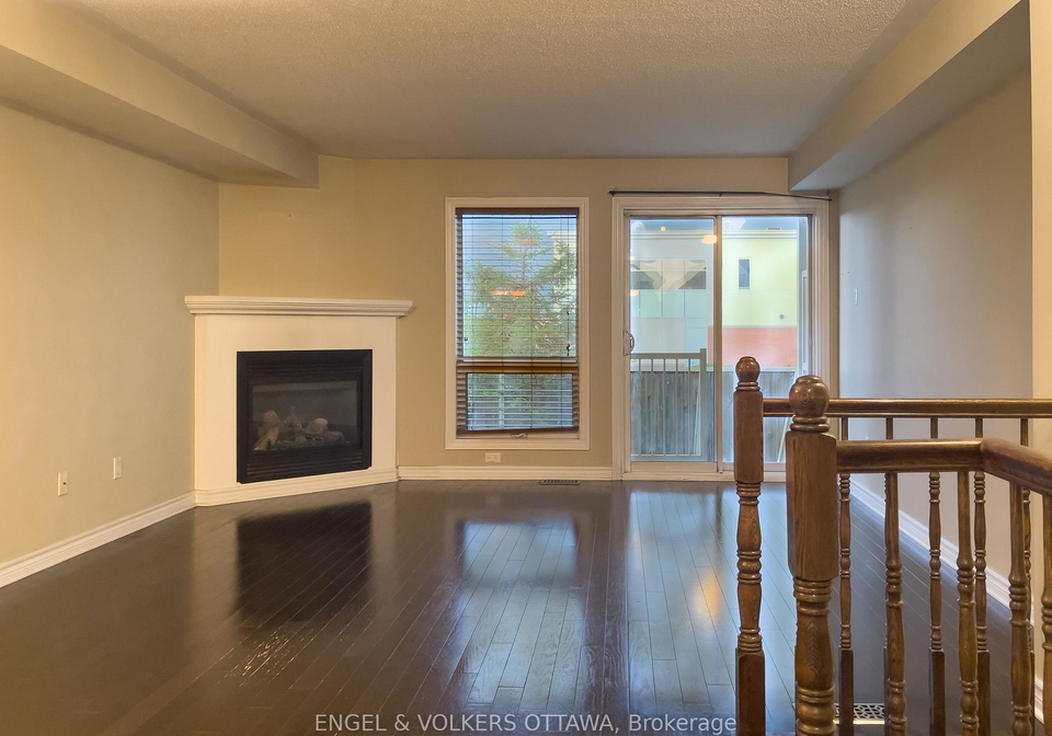 80-crosby-private-ottawa-ontario-x12186442