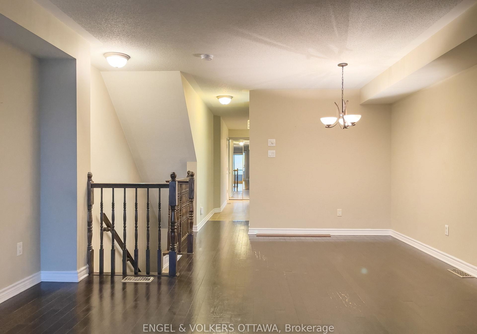 80-crosby-private-ottawa-ontario-x12186442