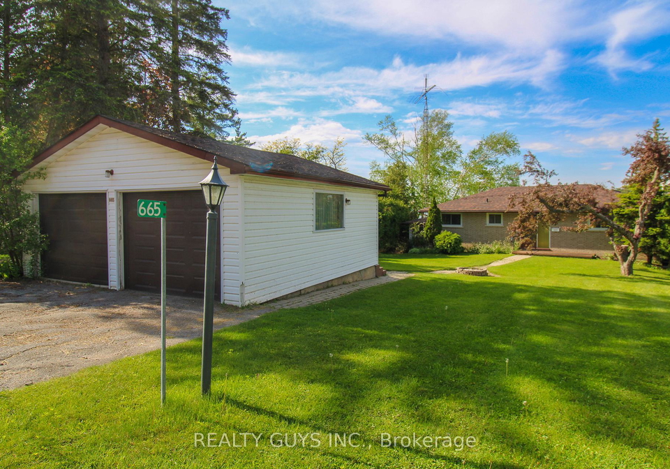 665-fire-1-route-selwyn-ontario-x12186889