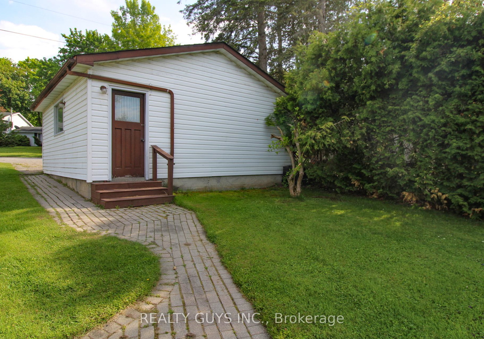 665-fire-1-route-selwyn-ontario-x12186889
