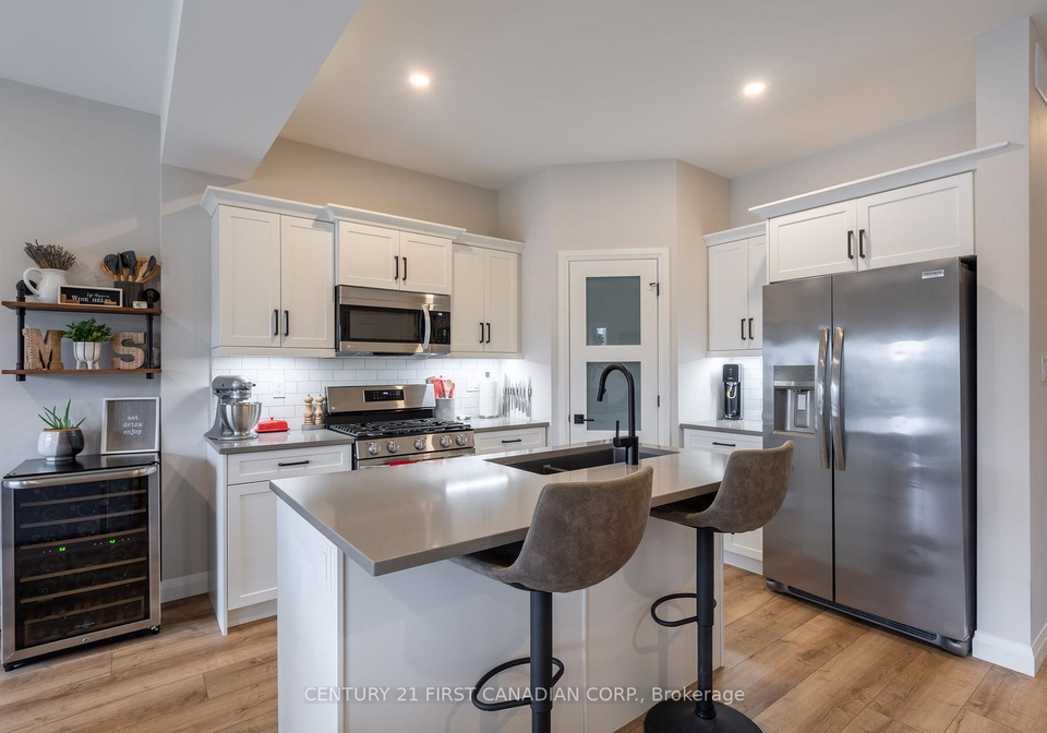 17-nicholson-street-lucan-biddulph-ontario-x12187056