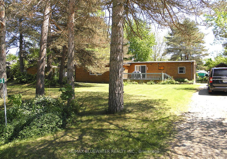 6523-west-parkway-drive-lambton-shores-ontario-x12187963
