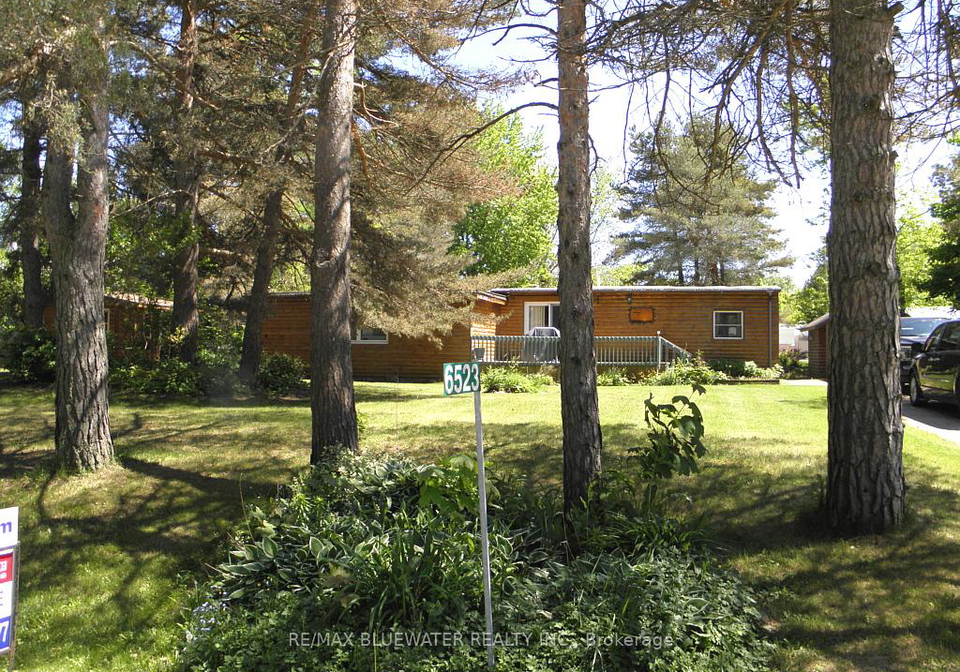 6523-west-parkway-drive-lambton-shores-ontario-x12187963