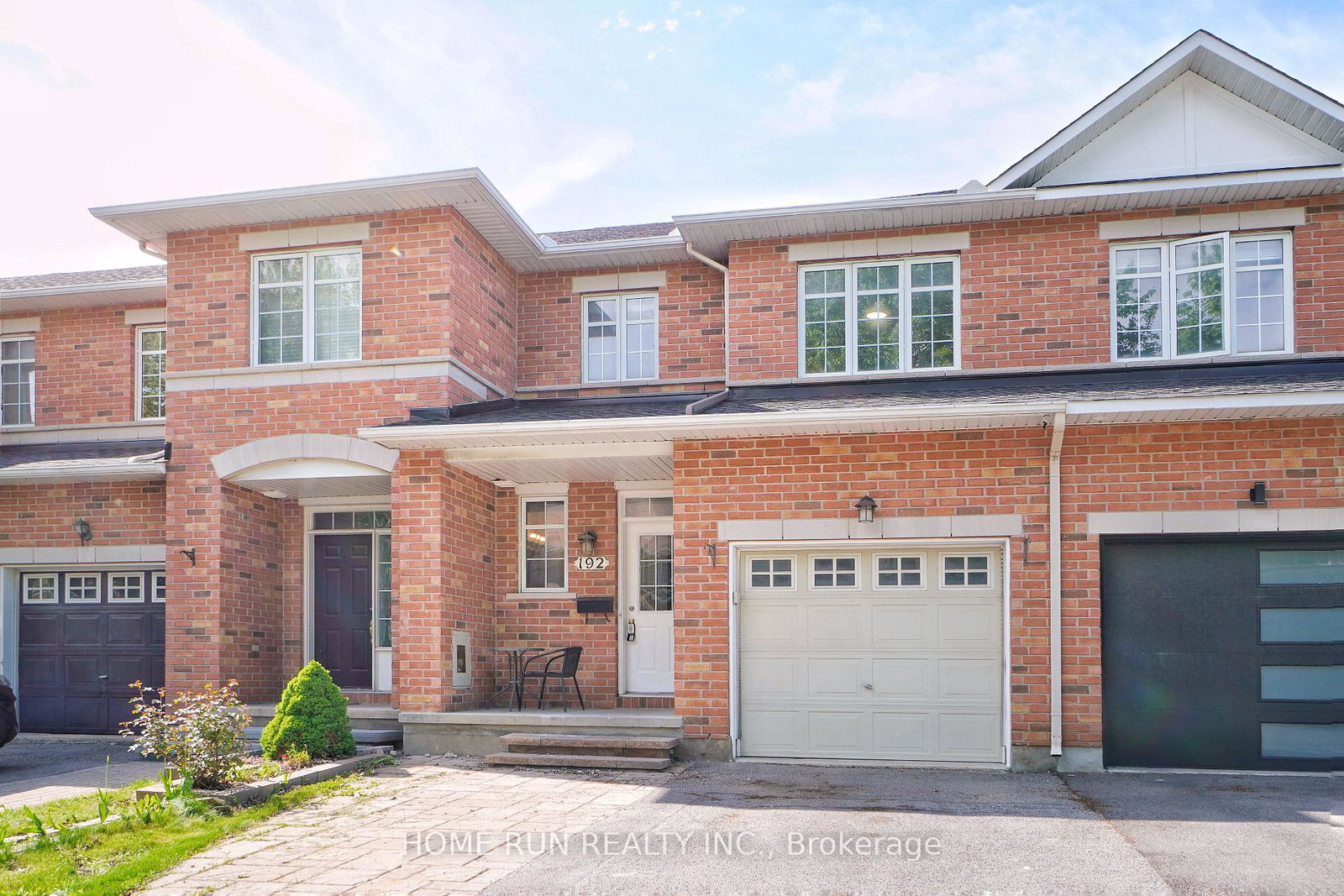 192-deercroft-avenue-ottawa-ontario-x12188039