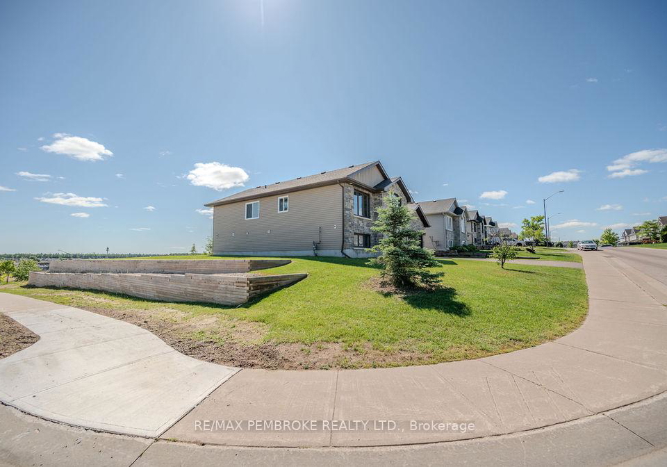 1011-butler-boulevard-petawawa-ontario-x12188187