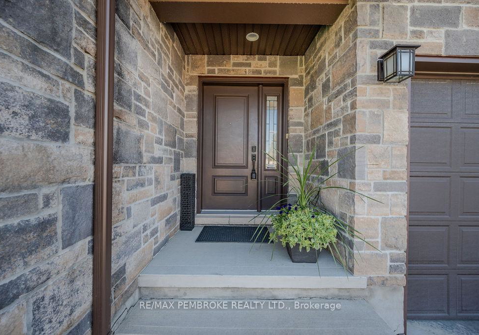 1011-butler-boulevard-petawawa-ontario-x12188187