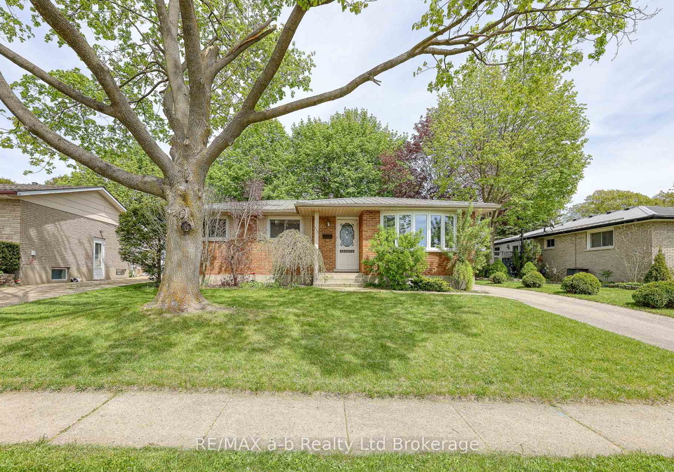 415-lampman-place-woodstock-ontario-x12188227