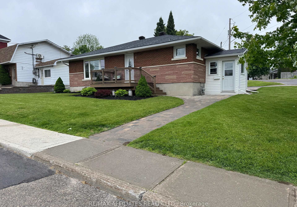 2-philip-street-smiths-falls-ontario-x12189526