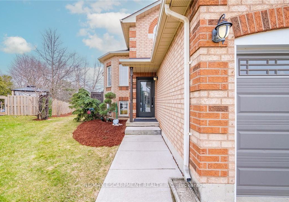 46-pentland-road-hamilton-ontario-x12189582