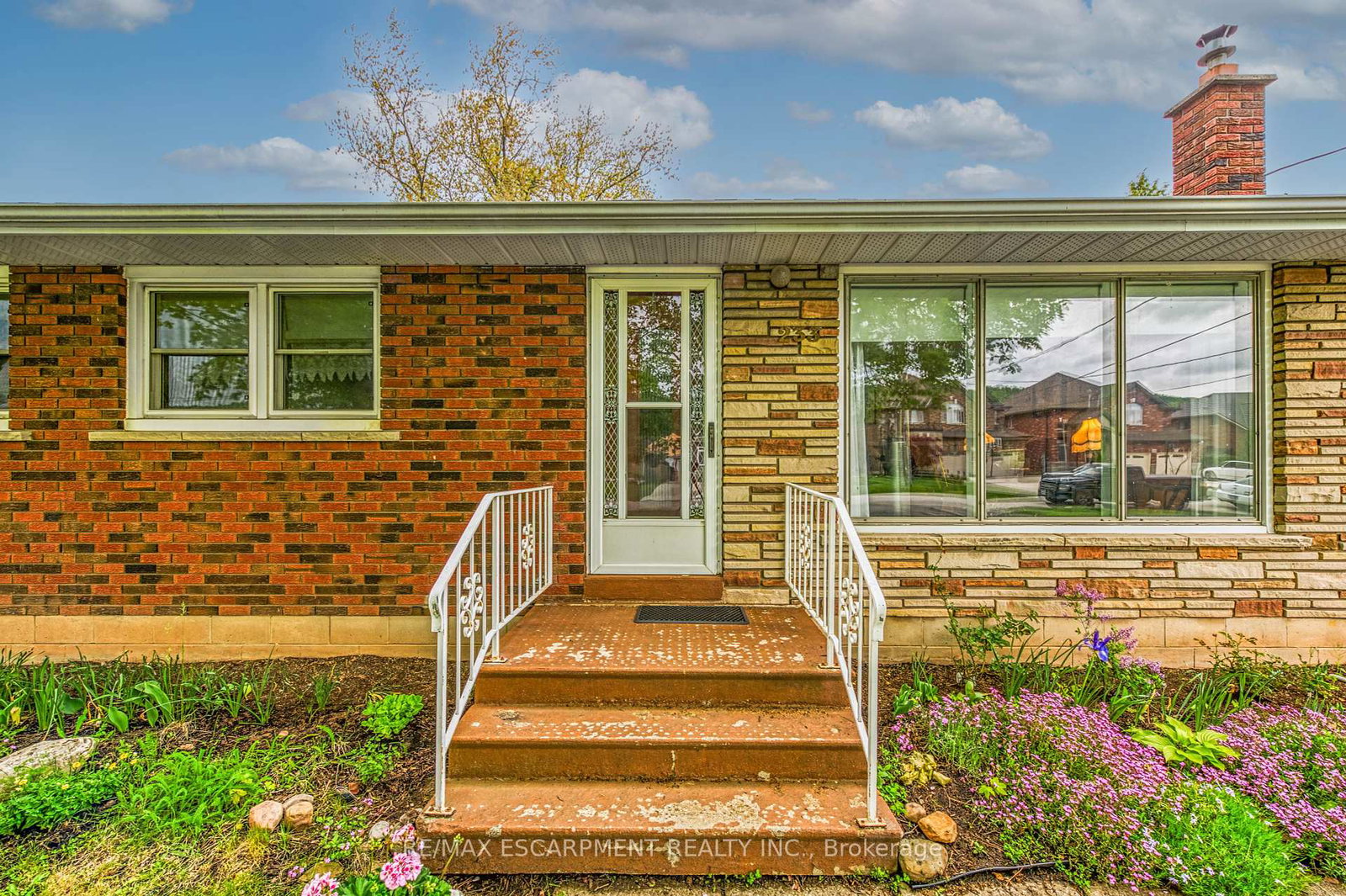 233-helena-avenue-hamilton-ontario-x12189586