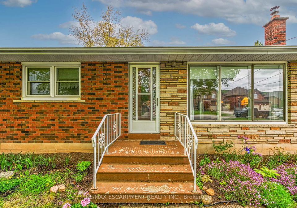 233-helena-avenue-hamilton-ontario-x12189586