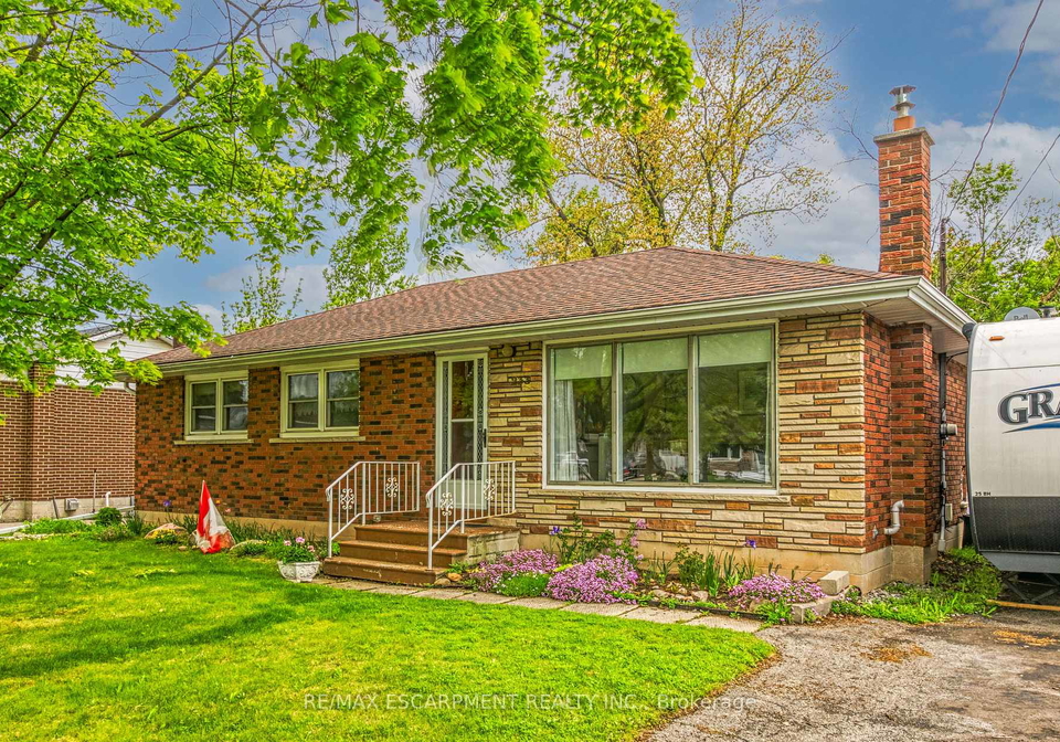 233-helena-avenue-hamilton-ontario-x12189586