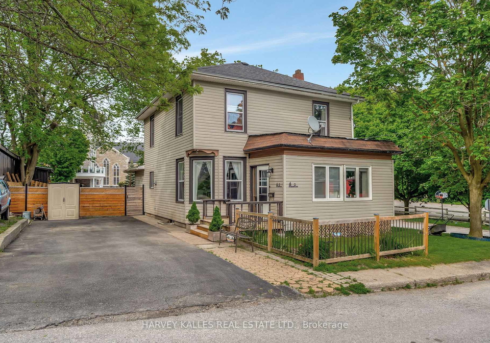 2-jacksons-lane-prince-edward-county-ontario-x12189665