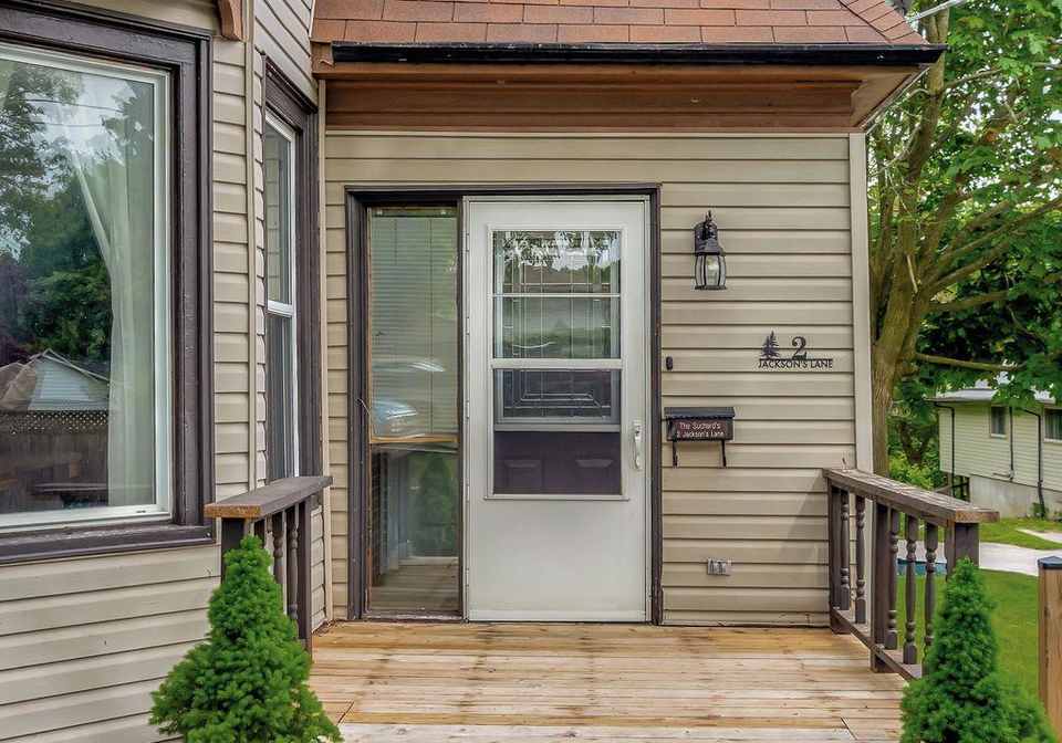 2-jacksons-lane-prince-edward-county-ontario-x12189665