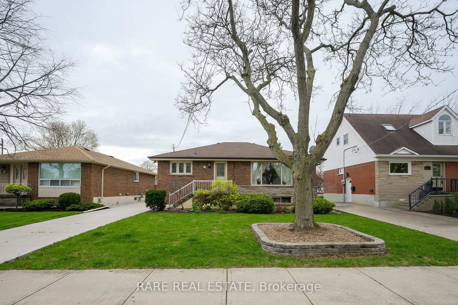 34-carmen-avenue-hamilton-ontario-x12190011