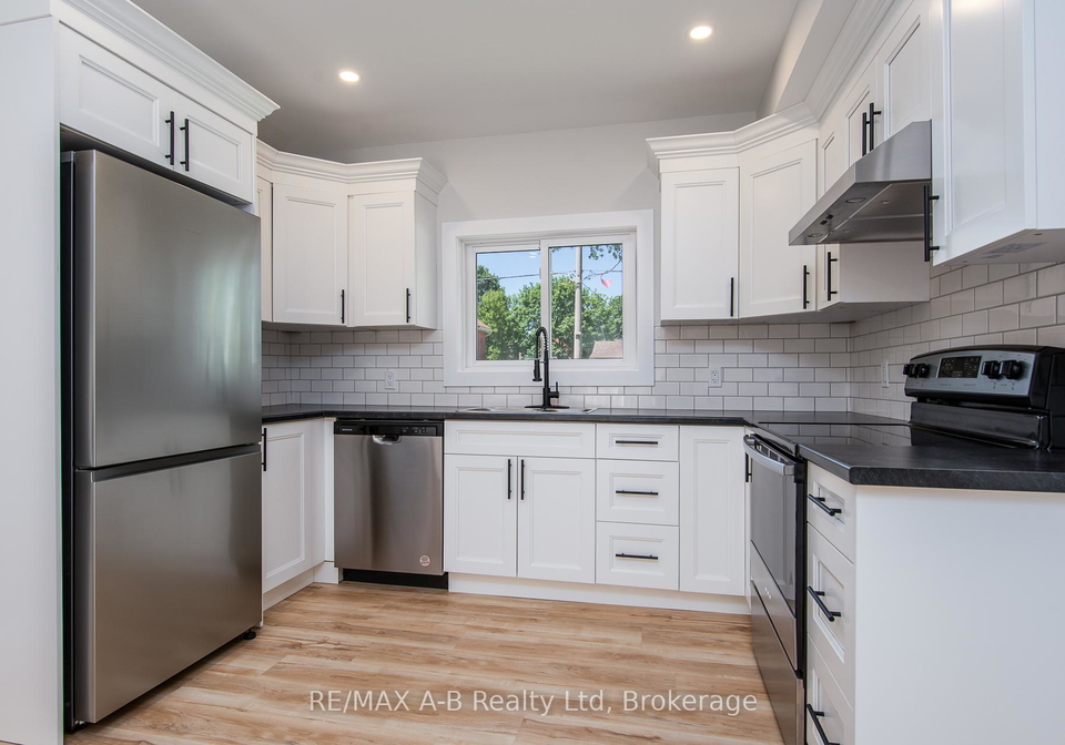 124-king-street-stratford-ontario-x12190042