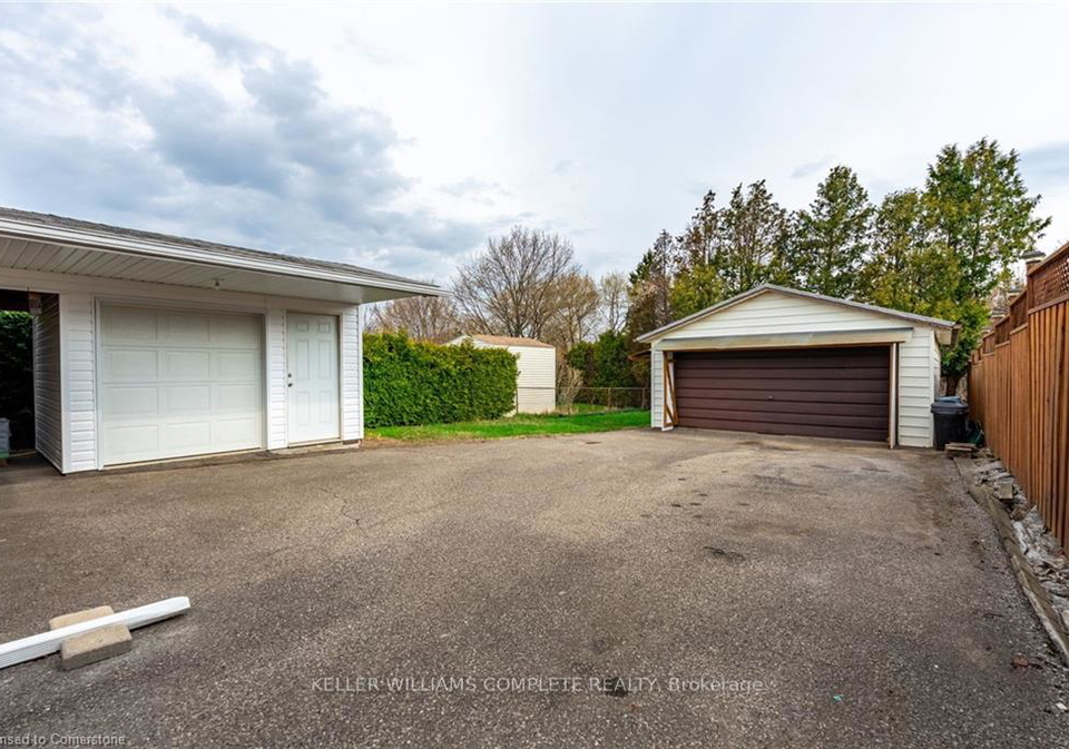 15-nelligan-place-hamilton-ontario-x12190434
