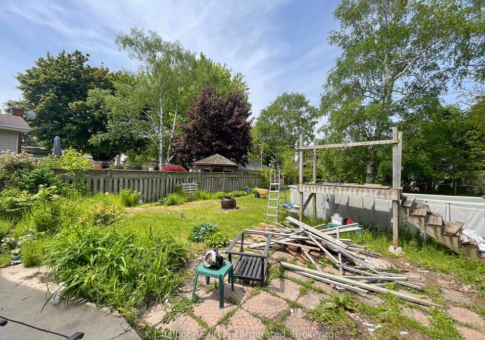 208-hincks-street-goderich-ontario-x12190527