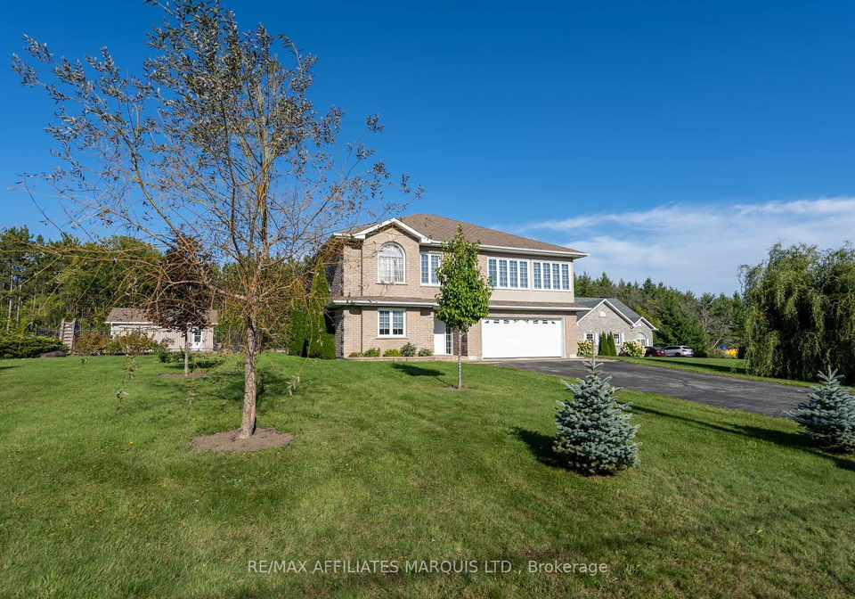 6547-sapphire-drive-south-glengarry-ontario-x12190911