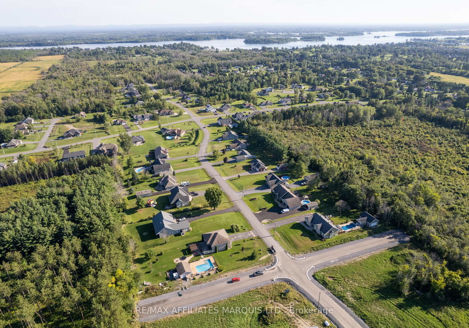 6547-sapphire-drive-south-glengarry-ontario-x12190911