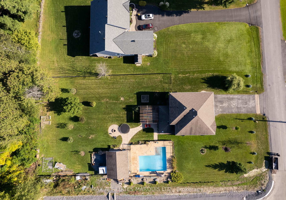 6547-sapphire-drive-south-glengarry-ontario-x12190911