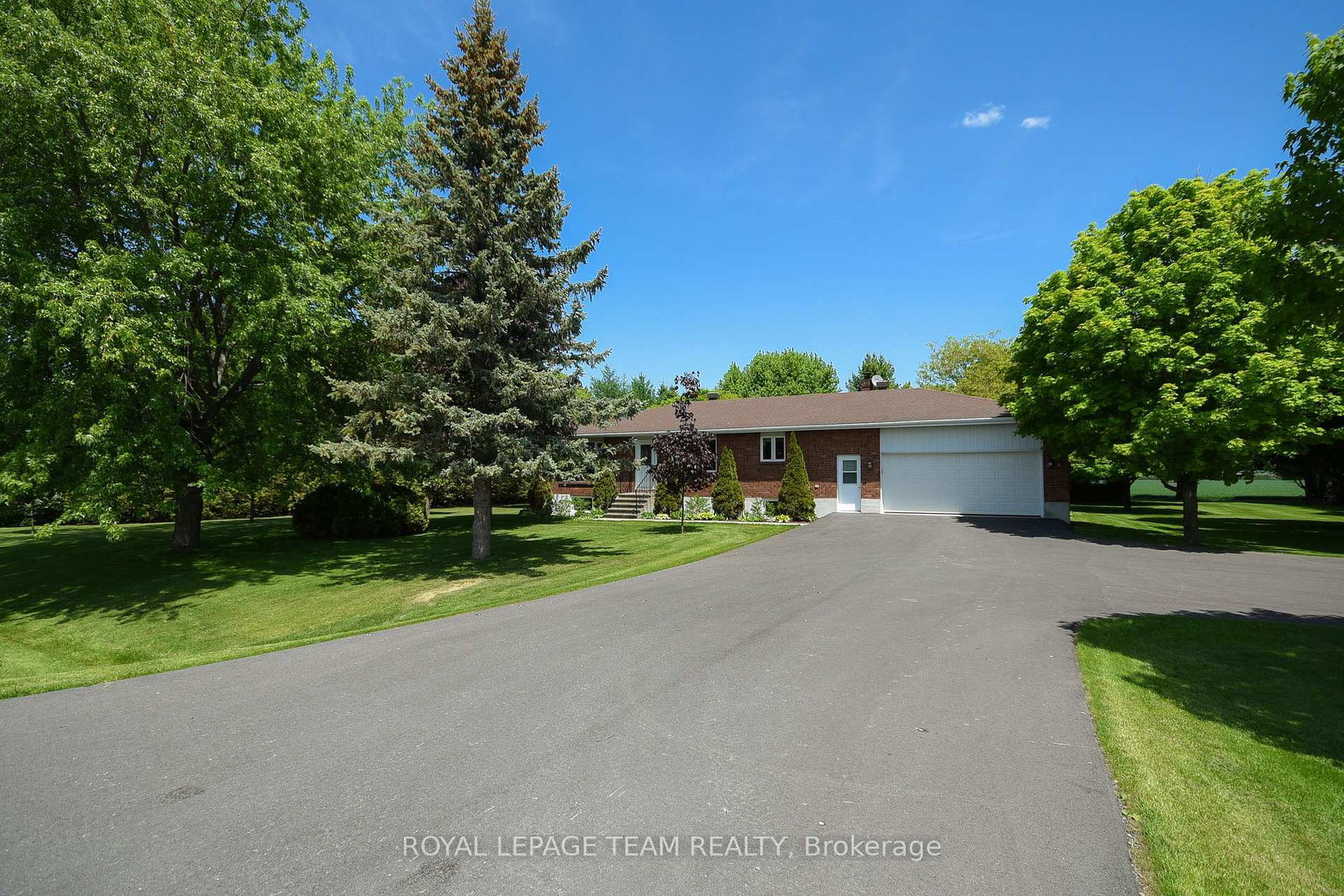 2348-donald-b-munro-drive-ottawa-ontario-x12191164