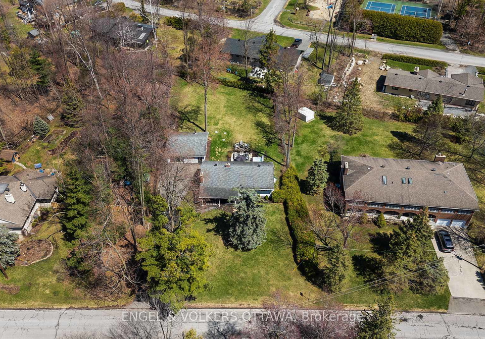 8-pineglen-crescent-ottawa-ontario-x12191694