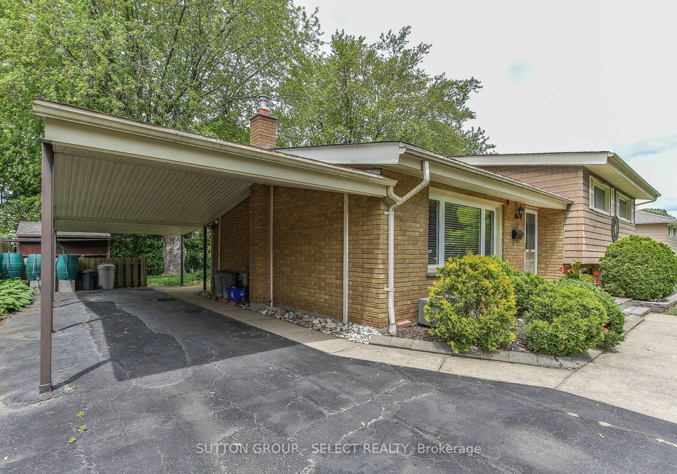 12-honeysuckle-crescent-london-east-ontario-x12192001