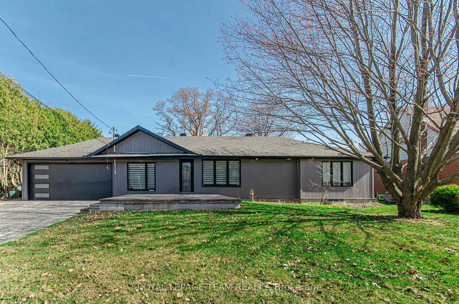 1373-normandy-crescent-mooneysbaycarletonheightsanarea-ottawa-ontario-x12192322