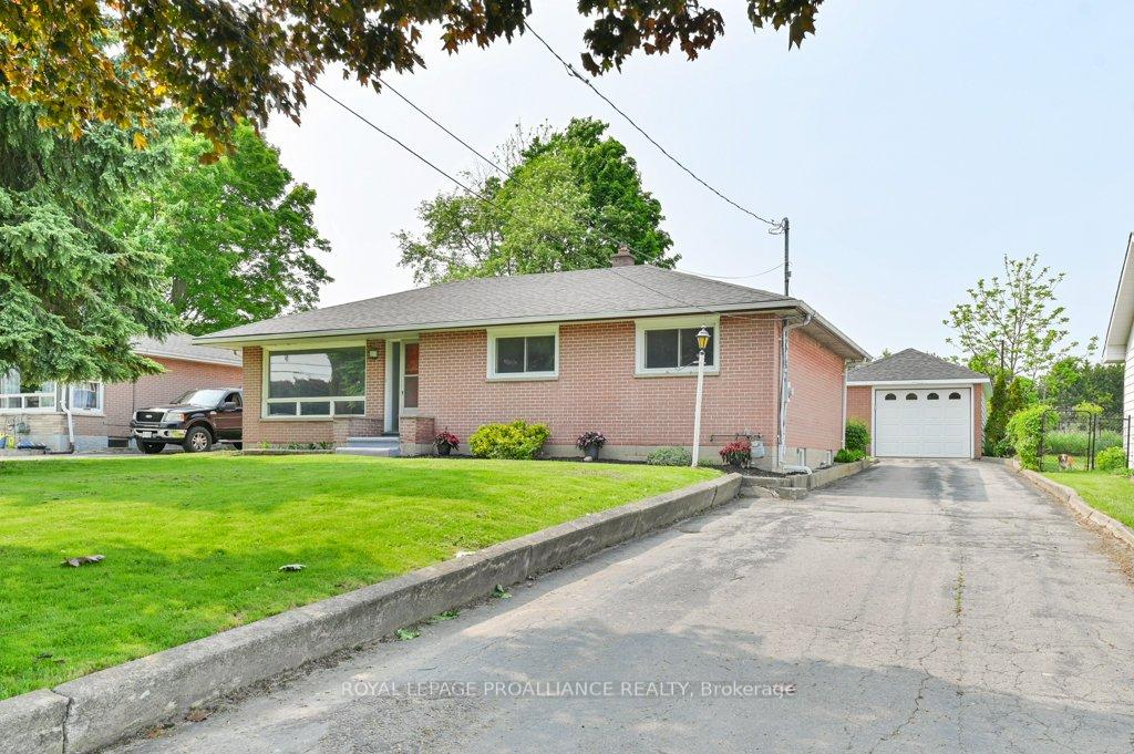 13234-loyalist-parkway-prince-edward-county-ontario-x12192341