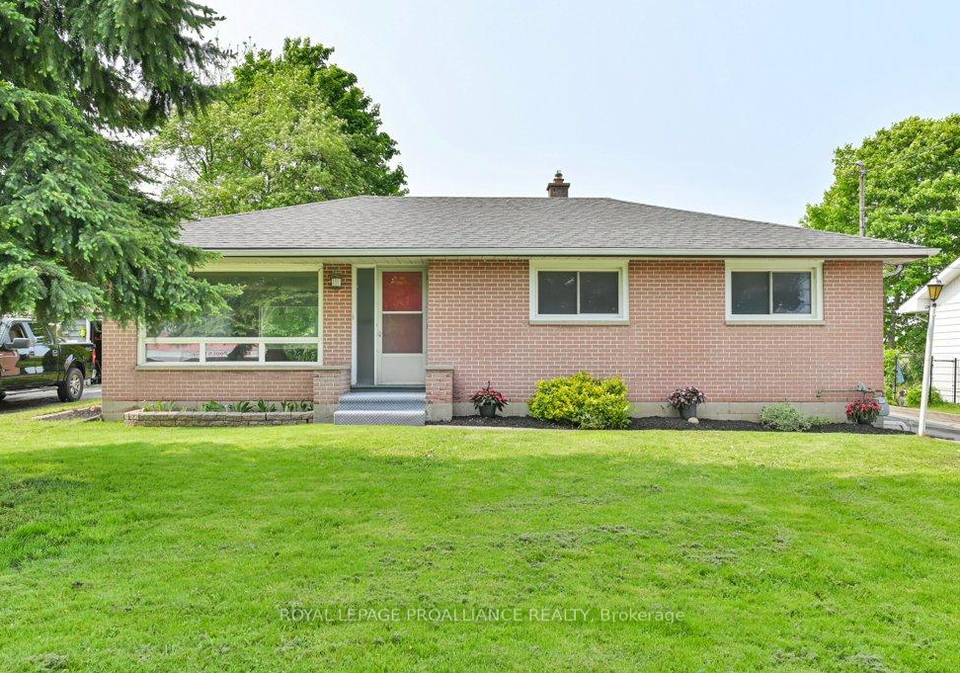 13234-loyalist-parkway-prince-edward-county-ontario-x12192341