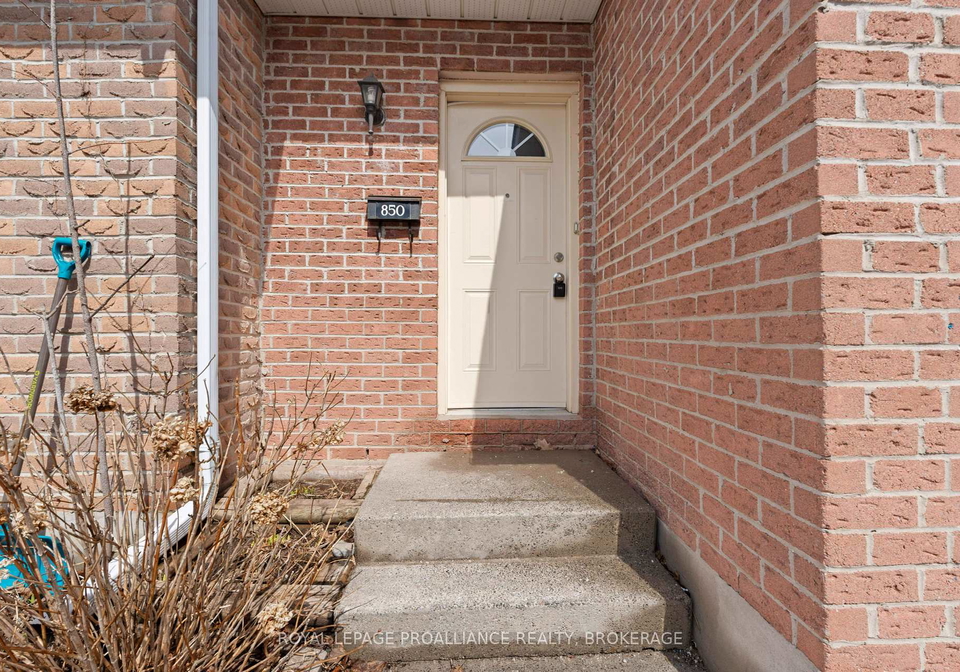850-datzell-lane-kingston-ontario-x12192456