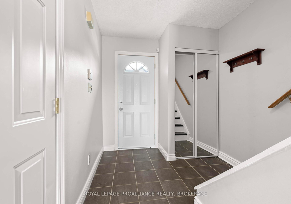 850-datzell-lane-kingston-ontario-x12192456