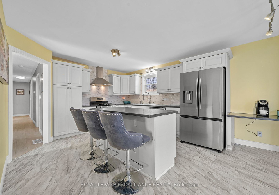 1492-county-road-5-quinte-west-ontario-x12192516
