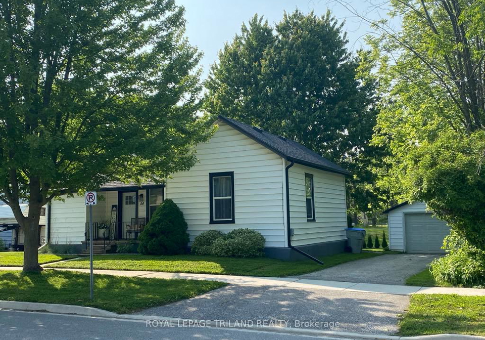 54-broadway-street-lambton-shores-ontario-x12192618