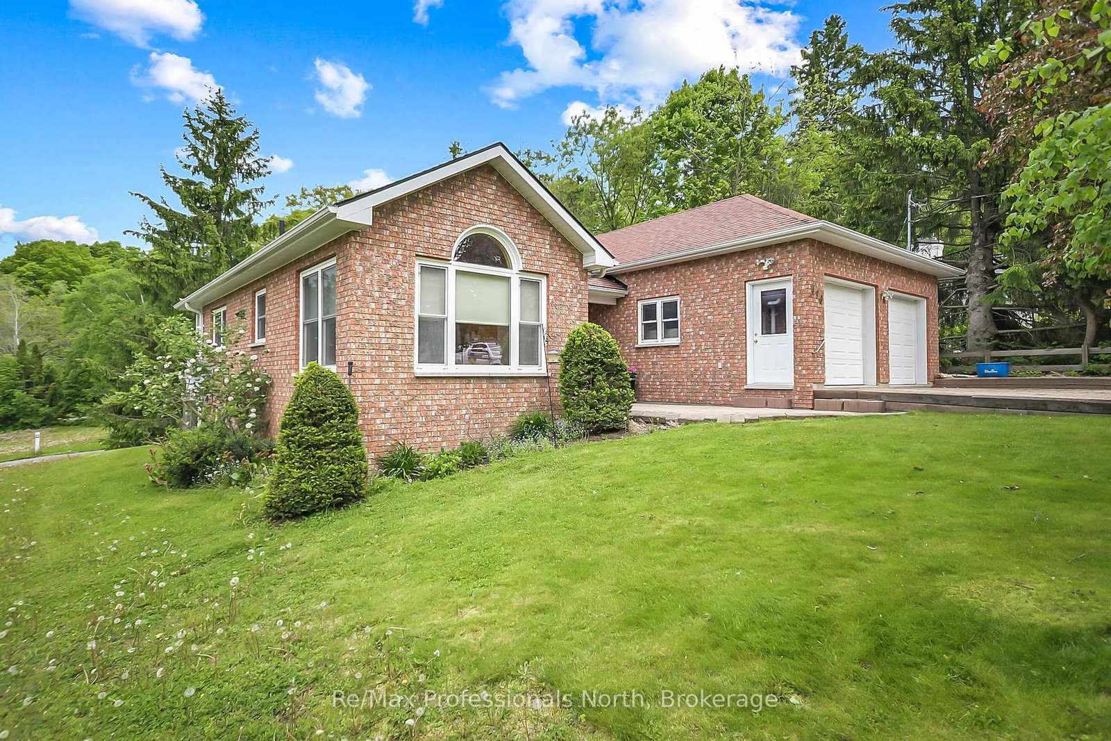 490-brown-street-gravenhurst-ontario-x12192765