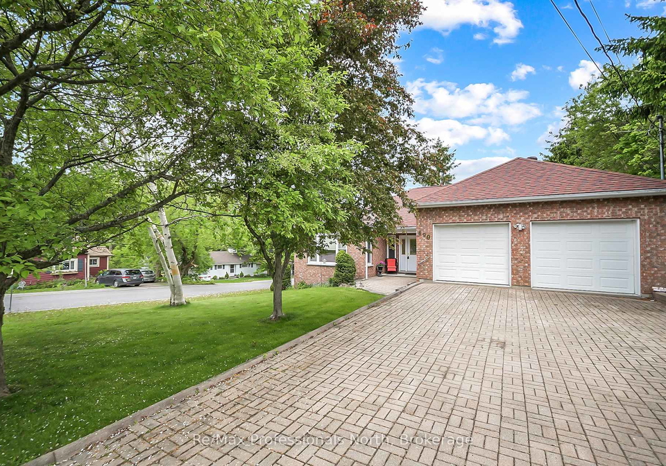 490-brown-street-gravenhurst-ontario-x12192765
