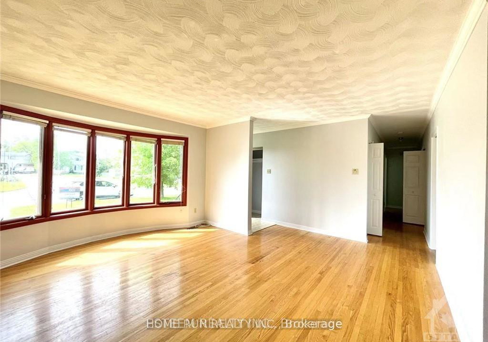 27-oakview-avenue-ottawa-ontario-x12192767