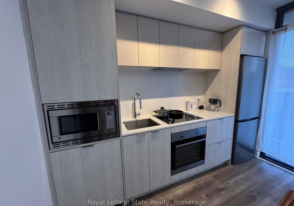 1-jarvis-street-hamilton-ontario-x12192837