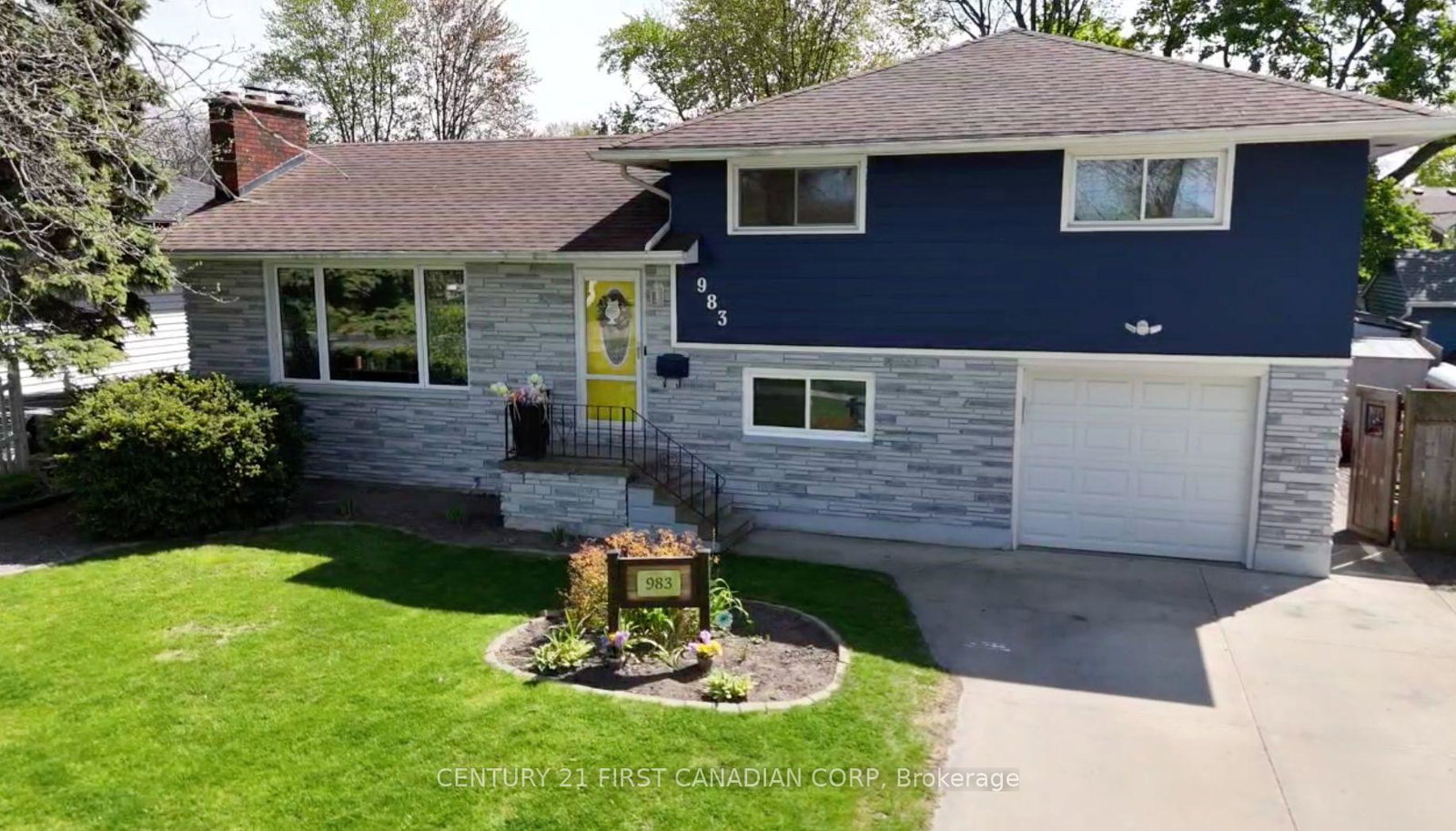 983-devine-street-sarnia-ontario-x12192890