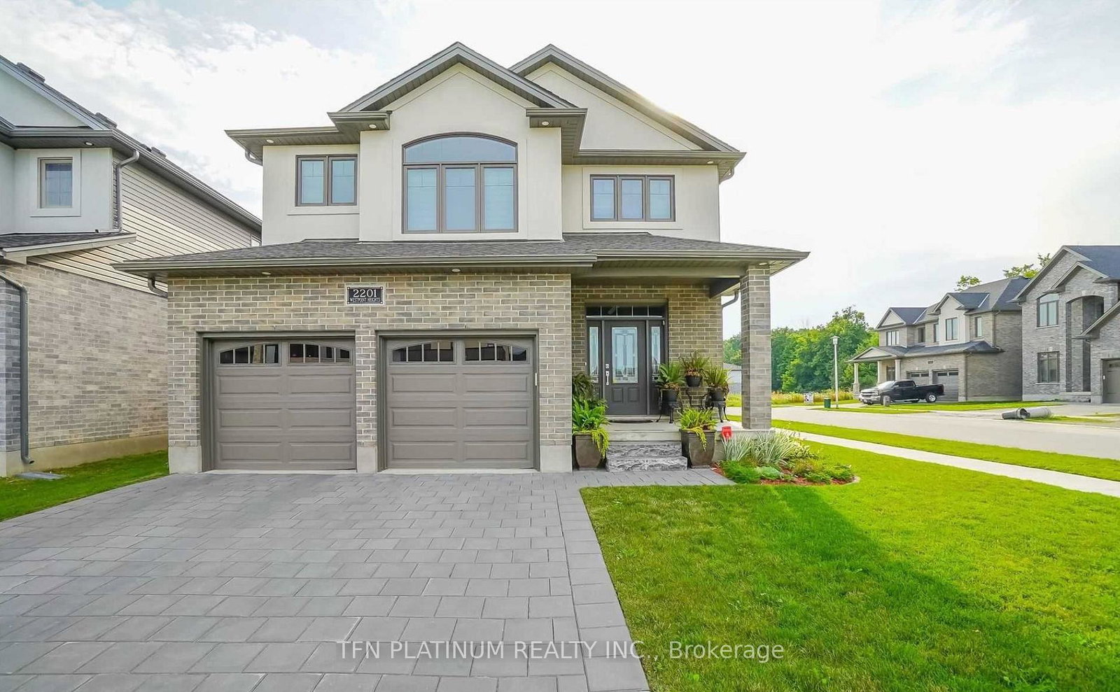 2201-westpoint-heights-london-south-ontario-x12192905