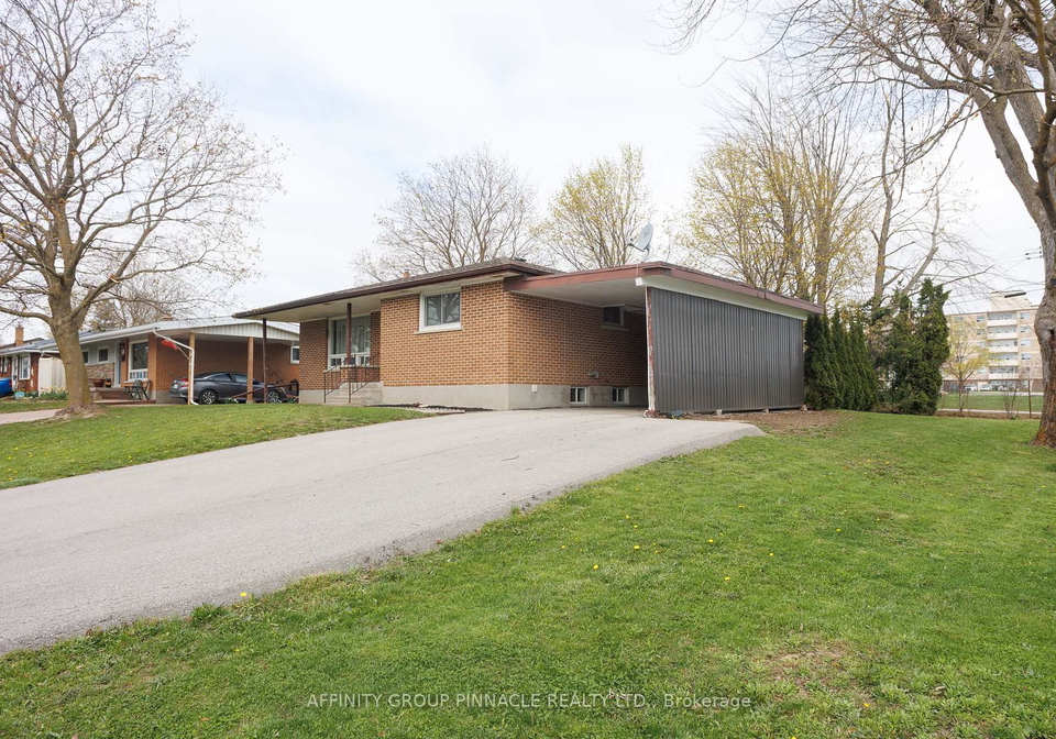 2-maple-crescent-kawartha-lakes-ontario-x12192907