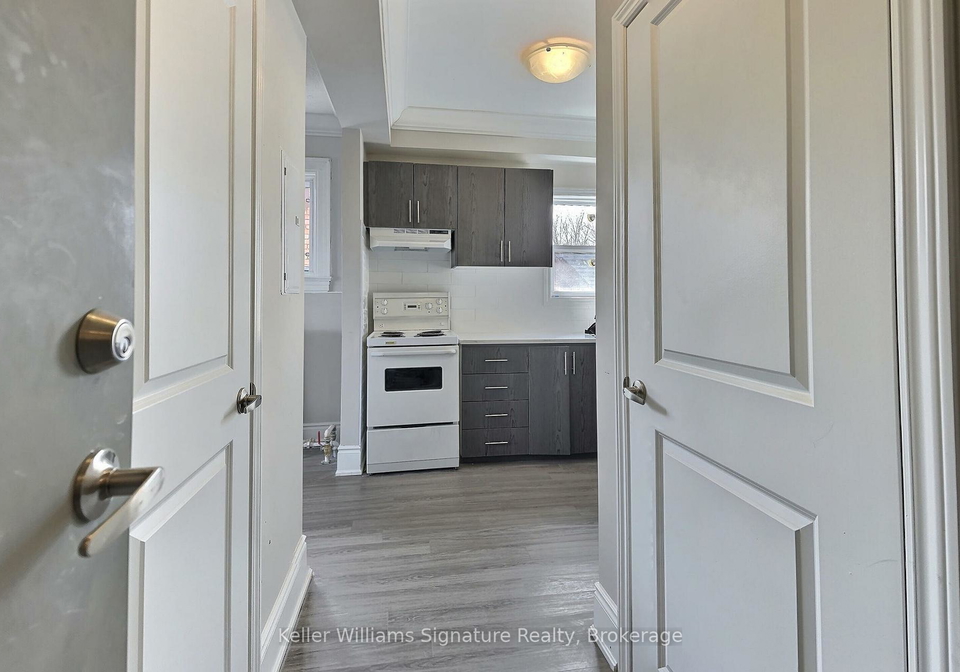 8-tisdale-street-s-hamilton-ontario-x12192935