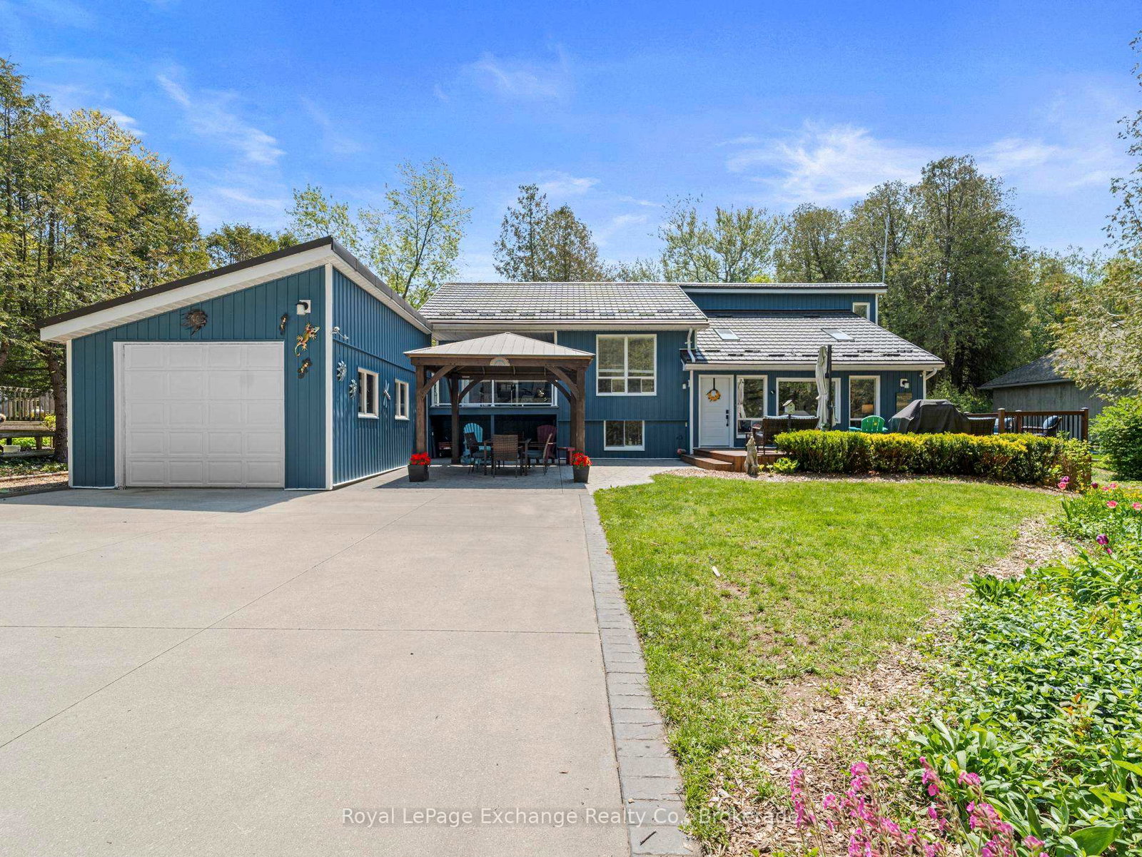 12-cathcart-street-huron-kinloss-ontario-x12193195