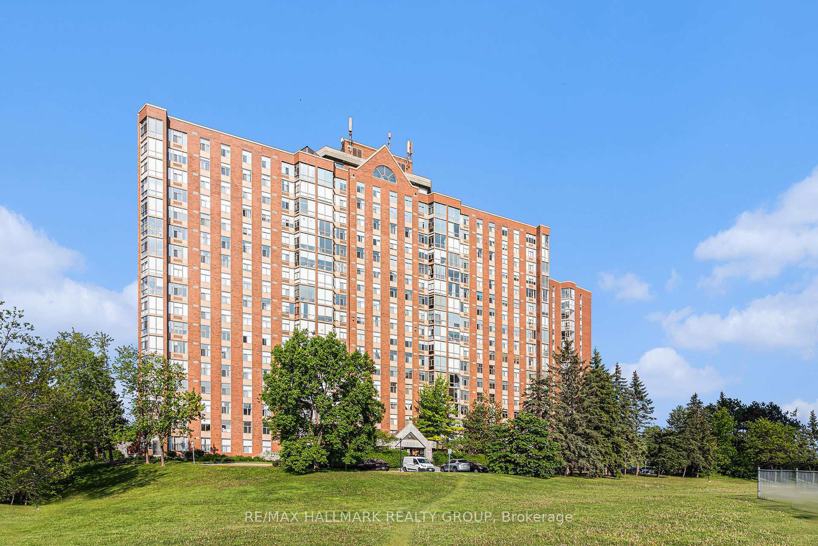 2759-carousel-crescent-ottawa-ontario-x12194153