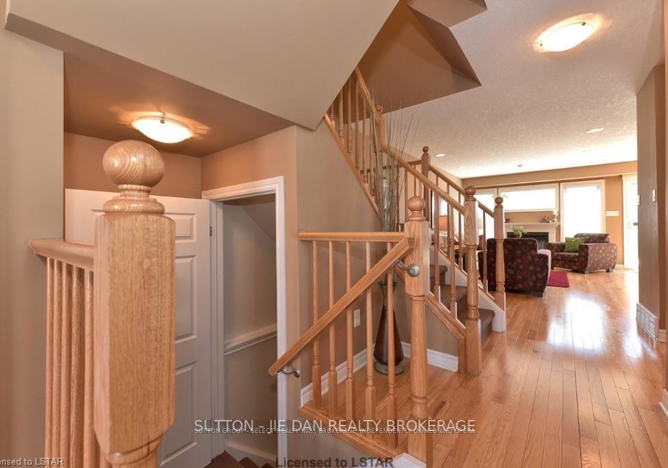 600-hyde-park-road-london-north-ontario-x12194325