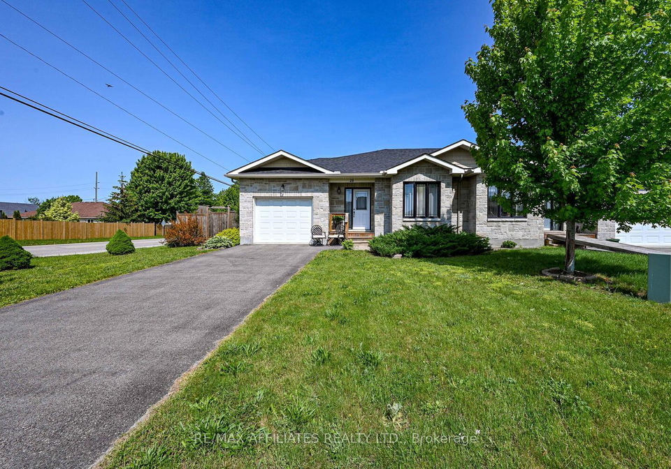 28-lee-avenue-smiths-falls-ontario-x12194358